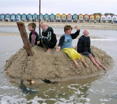 ford bouwen bij de slaapstrandhuisjes