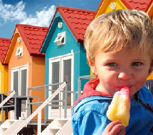 IJsje matched met de slaapstrandhuisjes
